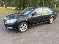 Svart Begagnad 2009 Skoda Octavia Elegance Halvkombi | 16 900 kr (Marknadspris)