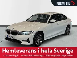 Vit Begagnad 2019 BMW 330e Sport Line Sedan | 279 900 kr (Bra pris)