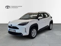 Vit Begagnad 2024 Toyota Yaris Cross Active SUV | 274 900 kr (Marknadspris)