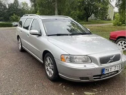 Grå Begagnad 2008 Volvo V70 Momentum Kombi | 38 000 kr (Lite dyr)