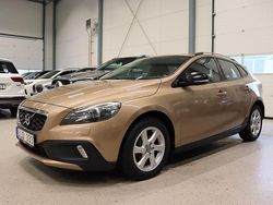 Brun Begagnad 2013 Volvo V40 Momentum Halvkombi | 104 700 kr (Marknadspris)