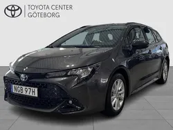 Mörkgrå Begagnad 2024 Toyota Corolla Active Kombi | 304 900 kr (Marknadspris)