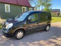 Svart Begagnad 2010 Renault Kangoo Minibuss | 32 000 kr (Marknadspris)