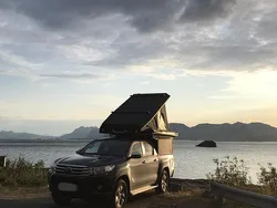 Grå Begagnad 2016 Toyota HiLux Pickup | 450 000 kr