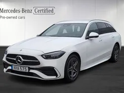 Vit Begagnad 2023 Mercedes C300e AMG Kombi | 548 900 kr (Marknadspris)