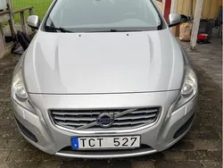 Grå Begagnad 2013 Volvo S60 Kinetic Sedan | 90 000 kr (Bra pris)