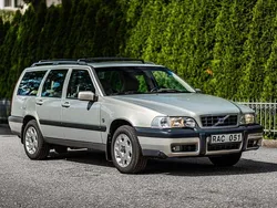 Ljusgrå Begagnad 1999 Volvo XC70 SUV | 1 000 kr