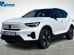 Vit (crystal vit metallic) Begagnad 2024 Volvo XC40 Plus SUV | 439 900 kr (Superpris)