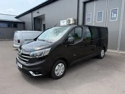 Svart Begagnad 2023 Renault Trafic Van | 409 000 kr