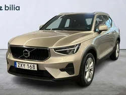 Ljusgrå (grå) Begagnad 2024 Volvo XC40 Core SUV | 335 000 kr (Superpris)