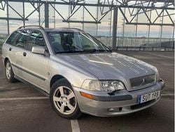 Grå Begagnad 2002 Volvo V40 Kombi | 15 000 kr (Marknadspris)
