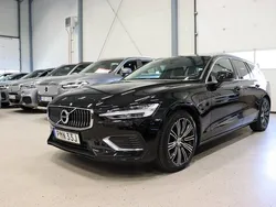 Svart Begagnad 2021 Volvo V60 Inscription Kombi | 339 700 kr (Bra pris)