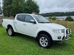 Vit Begagnad 2011 Mitsubishi L200 Pickup | 100 000 kr (Marknadspris)