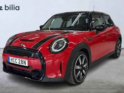 Röd Begagnad 2023 Mini Cooper S Halvkombi | 284 900 kr (Marknadspris)