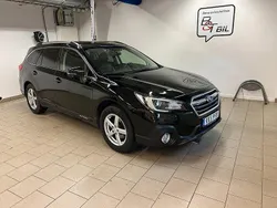 Svart (svart metallic) Begagnad 2019 Subaru Outback SUV | 279 900 kr (Dyr)
