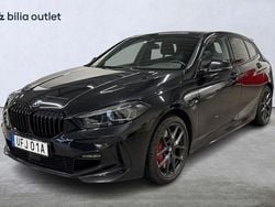Svart Begagnad 2022 BMW 118 M Sport Halvkombi | 309 000 kr