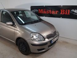 Grå Begagnad 2004 Toyota Yaris Halvkombi | 29 900 kr (Lite dyr)