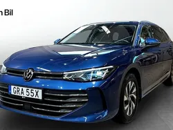Blå Begagnad 2024 VW Passat Business Kombi | 369 900 kr (Dyr)