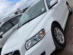 Vit Begagnad 2011 Volvo V50 Momentum Kombi | 27 000 kr (Marknadspris)