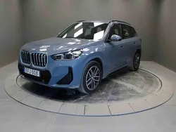 Grå Begagnad 2023 BMW iX1 SUV | 449 000 kr (Marknadspris)