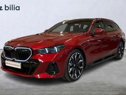 Röd Begagnad 2025 BMW 530 M Sport Kombi | 688 000 kr