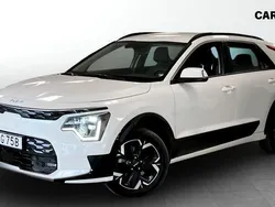Vit Begagnad 2023 Kia e-Niro 2 SUV | 314 900 kr (Marknadspris)
