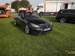Svart Begagnad 2016 Mercedes E200 AMG Cab | 269 000 kr