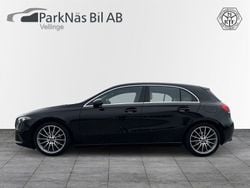 Svart Begagnad 2018 Mercedes A180 Halvkombi | 219 900 kr (Marknadspris)