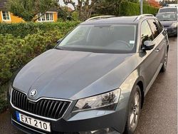 Grå Begagnad 2016 Skoda Superb Style Kombi | 130 000 kr (Bra pris)