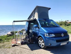 Blå Begagnad 2014 VW California Comfortline Van | 450 000 kr (Dyr)