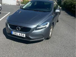 Grå Begagnad 2018 Volvo V40 Kombi | 160 000 kr (Marknadspris)