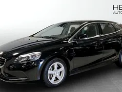Svart (black) Begagnad 2016 Volvo V40 Momentum Kombi | 134 500 kr (Marknadspris)