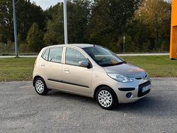 Silver Begagnad 2010 Hyundai i10 Halvkombi | 29 800 kr (Marknadspris)