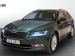 Grön Begagnad 2019 Skoda Superb Style Kombi | 239 900 kr (Marknadspris)