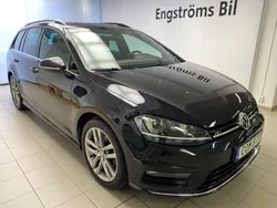 Svart Begagnad 2016 VW Golf VII R-line Kombi | 159 000 kr (Marknadspris)