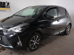 Svart Begagnad 2018 Toyota Yaris Hybrid Active Halvkombi | 144 900 kr (Bra pris)