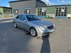 Silver Begagnad 2004 Mercedes E220 Avantgarde Sedan | 43 000 kr (Marknadspris)