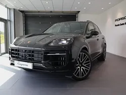 Svart (black) Ny 2025 Porsche Cayenne SUV | 1 510 700 kr (Marknadspris)