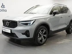 Grå Begagnad 2023 Volvo XC40 Plus SUV | 389 900 kr (Lite dyr)