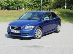 Blå Begagnad 2007 Volvo C30 Momentum Halvkombi | 49 000 kr (Marknadspris)