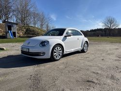 Vit Begagnad 2012 VW Beetle Halvkombi | 99 900 kr (Lite dyr)