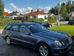 Blå Begagnad 2005 Mercedes E240 Avantgarde Kombi | 28 000 kr (Superpris)