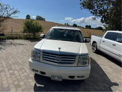 Vit Begagnad 2002 Cadillac Escalade SUV | 79 000 kr (Marknadspris)