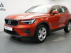 Röd Begagnad 2022 Volvo XC40 Core SUV | 309 900 kr (Marknadspris)