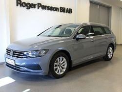 Grå Begagnad 2023 VW Passat Kombi | 305 000 kr (Marknadspris)