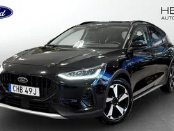Svart (black) Begagnad 2023 Ford Focus Active Halvkombi | 194 900 kr (Marknadspris)