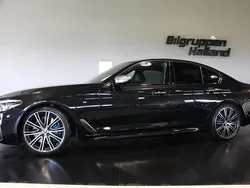 Svart (svart sapphire metallic ) Begagnad 2017 BMW M550 Shadowline Sedan | 409 900 kr