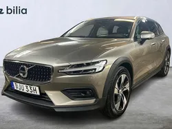 Grå Begagnad 2019 Volvo V60 CC Kombi | 329 900 kr (Lite dyr)