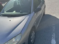 Grå Begagnad 2002 Peugeot 206 Halvkombi | 14 500 kr (Marknadspris)