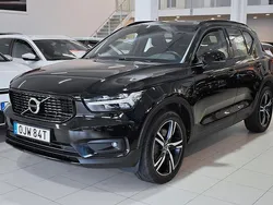 Svart Begagnad 2021 Volvo XC40 R-Design SUV | 359 000 kr (Marknadspris)
